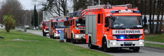 Nur eine Übung: Im Ernstfall würden etliche weitere Fahrzeuge anrücken.